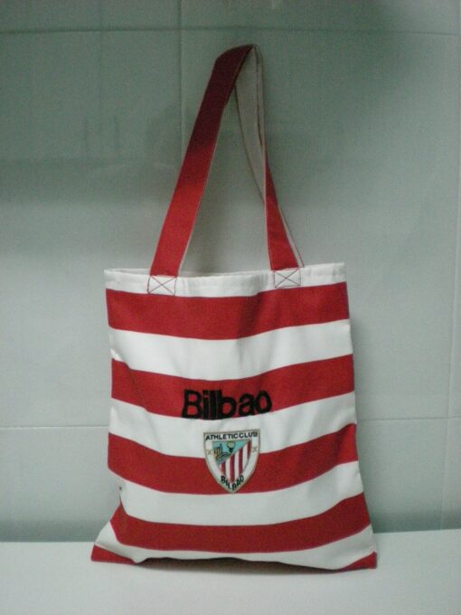 Confección de bolsas con tela del Athletic