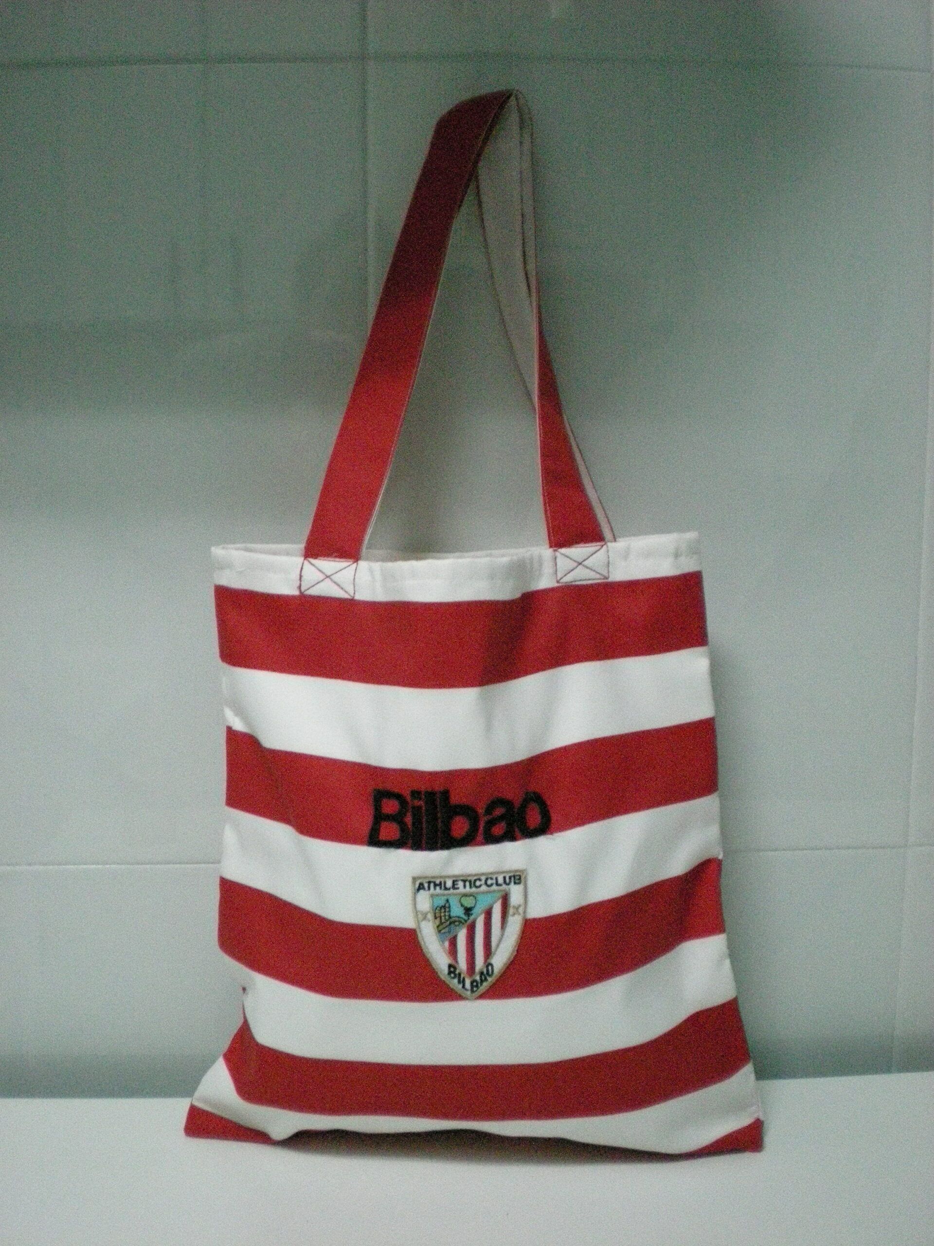 Confección de bolsas con tela del Athletic